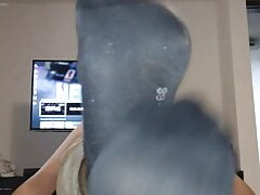imagine sucking on these big smelly feet
