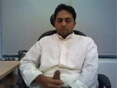 Horny Kuwaiti Guy at Work