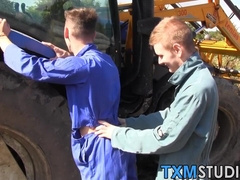 Real amateur twinks banging on a countryside haystack
