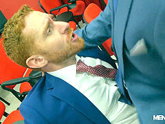 Leander fucks Shane Jackson at his business school