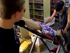 youthfull homo mouth used as plaything by facial threeway