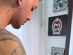 A Good Barbershop Sexual Visit