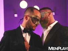 Maskes studs Mael Hunter and Mathieu De Lyon groan while breeding raw