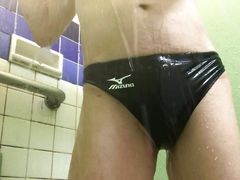 When I went to the pool in a swimsuit when I was on the high school boys' water polo team, the girls looked at me and masturbated after that. Mas