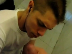 No banheiro da facul