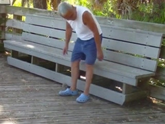 Gordito se la mete a abuelo en publico 9