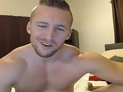 Fit webcam wanker fingers his hole and beats off