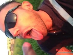 Executivo e bezerro no parque 2