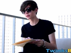 Horny hung twink Dakota White is back for more barebacking