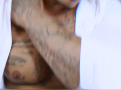 Chefe Maromba Metendo Pica No Funcionario Novinho 10 Min - Gay Porn