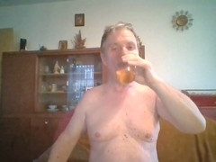 daddy hunk swallows cum