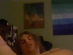 Stud plays with his plaything intill me blows a load