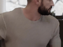 Follando La Maid - Caleb Roca/Emilio Ardana