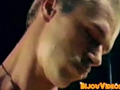 Sculpted blonde Joe Dietrich flaunts his nice body and jerks in front of us