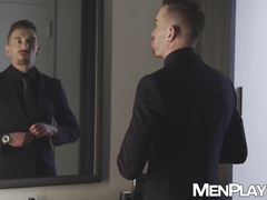 Muscular hunk King Heart jacks off to relieve frustration