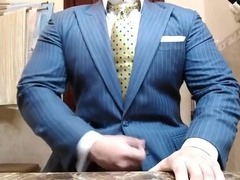 Str8 daddy jerking off in suit 2
