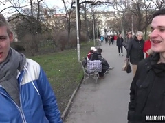 Watch this hot dude ejaculate & take a cumshot on his face