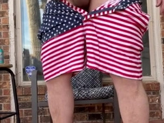 Lush Dude pops in his chubbies