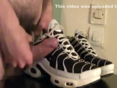 fuck Ass_u_me's nike sneakers ! member send us his nike tn