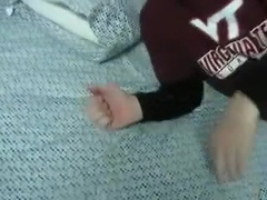 Married guy gives a hot blowjob!