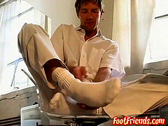faggot feet wriggler takes socks off when tugging solo