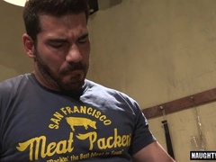 Watch this muscular hunk give a hot and heavy anal hookup and fill his ass with jizz
