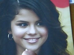 Selena Gomez gets Covered with my Goo