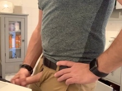 Gay jerkoff, biceps, grizzly