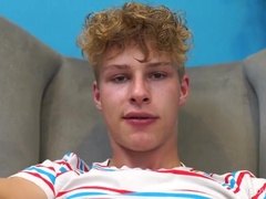 Garoto Lecio Batendo Punheta Na Poltrona Do Studio Boys Porn