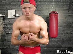 Peter Homely - Flexing and Solo action