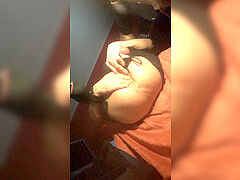 selfpissing in bum