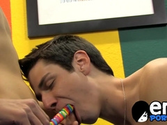 Anal loving twinks Dean Hollad and Nathan Stratus get it on