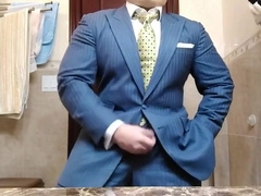 Str8 daddy jerking off in suit 9