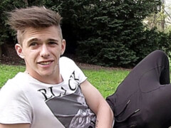 Amateur dude takes a huge facial in a POV movie