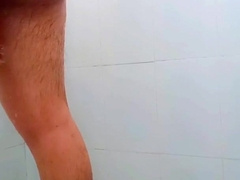 Mejor amigo, en la ducha