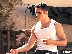 HotHouse Arad Winwin Outdoor without a condom