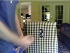 SEUL DANS LE SALON 5