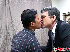 Mature homo sucks booty and fuck-stick before no condom with twink