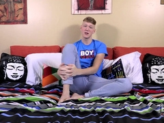 Younge Youngster Hungers Giant Spunk-pumps