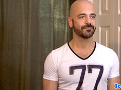 Mature hunk getting his classy cocksucked