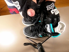 Towheaded MX gear dude jizz on his footwear