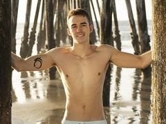 Lanky solo hottie jerking his meaty boner