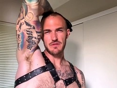 Dominant stud Christian Wilde shows off with a big ass handjob