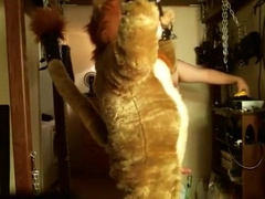 Simba getting dommed by Donahue