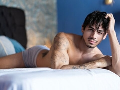 Ashton Summers and Kane Fox fuck with real zeal