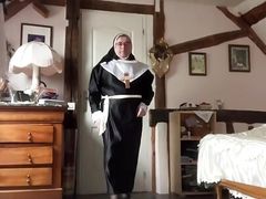 Outfit with a nun's dress for a night out