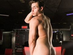 Slim stripper Philippe shows his jerk-off skills