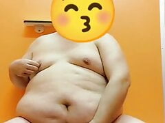 Chubby cum in lockerroom
