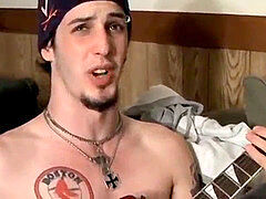 straight thug Axel getting off after frolicking guitar solo