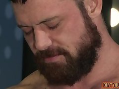 Muscle bear anal with facial cum